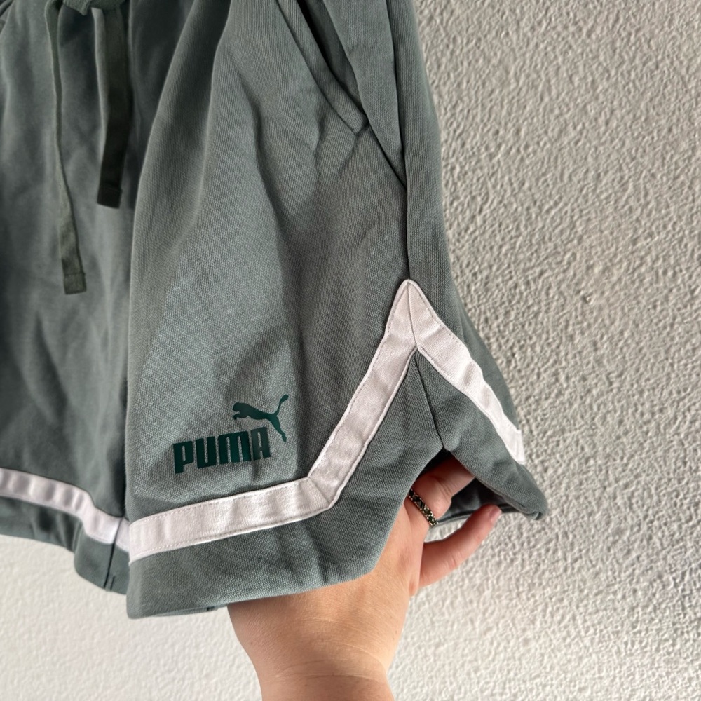 PUMA Fleece Dolphin Hem Shorts Small Green White Striped Athleisure Streetwear - Picture 6 of 15